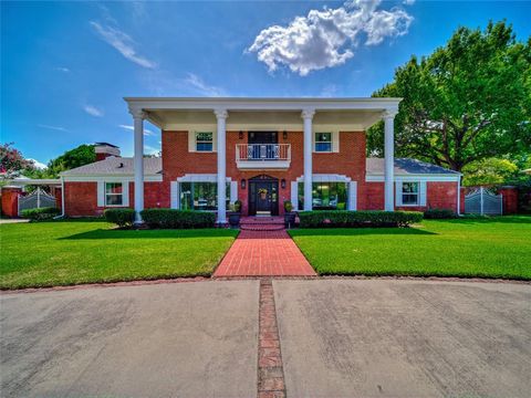 210 E Northgate Drive Irving TX 75062
