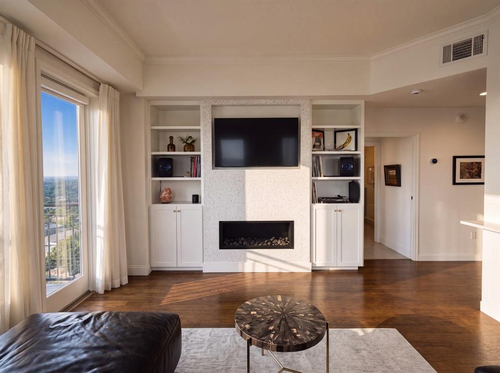 4611 Travis Street 1100