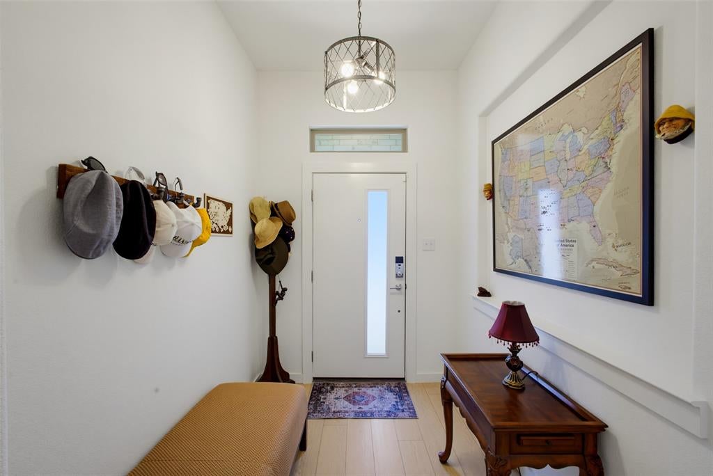 916 Chinati Street
