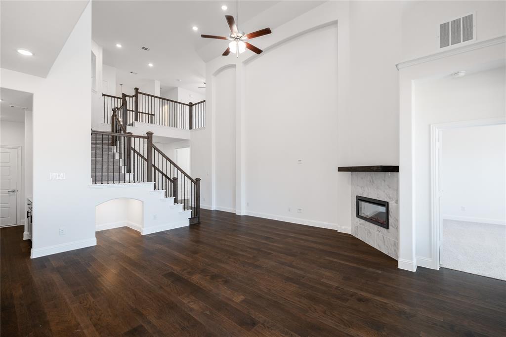 Valencia on the Lake - Residential