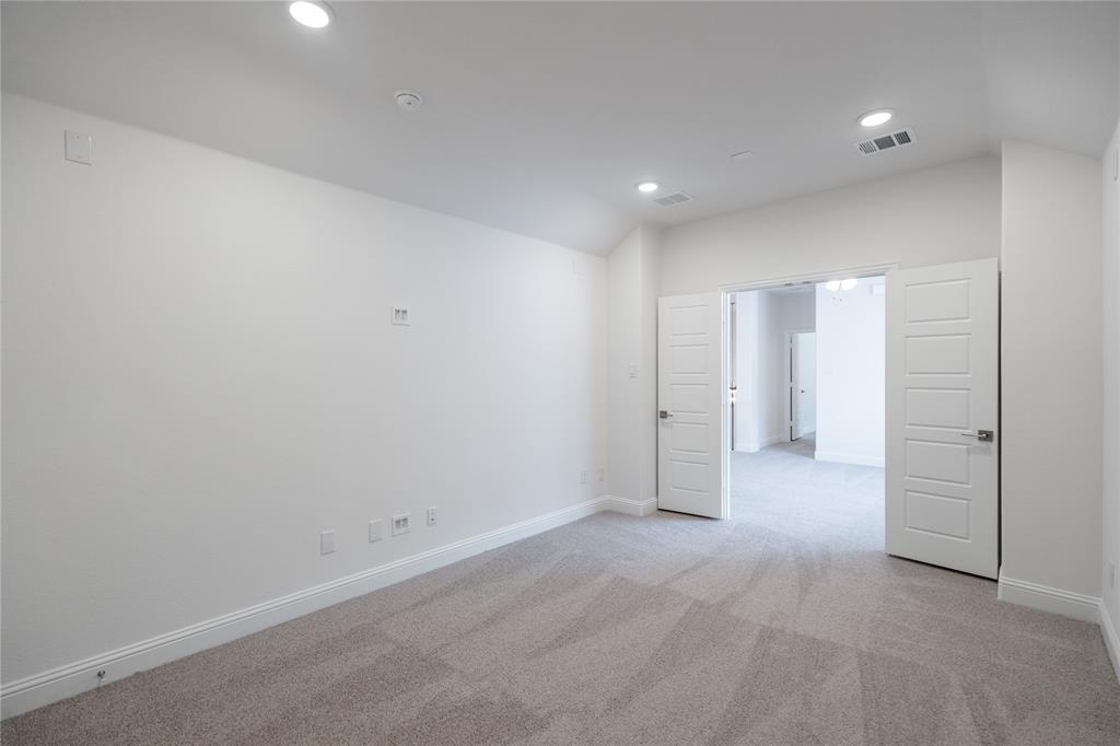 Valencia on the Lake - Residential