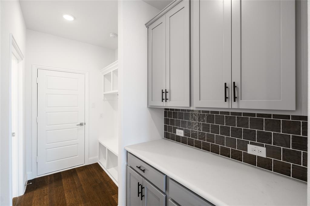 Valencia on the Lake - Residential