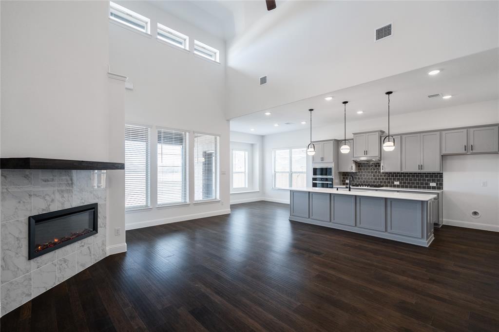 Valencia on the Lake - Residential