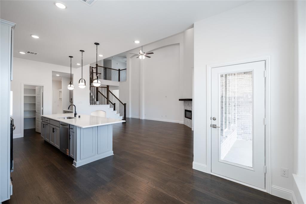 Valencia on the Lake - Residential