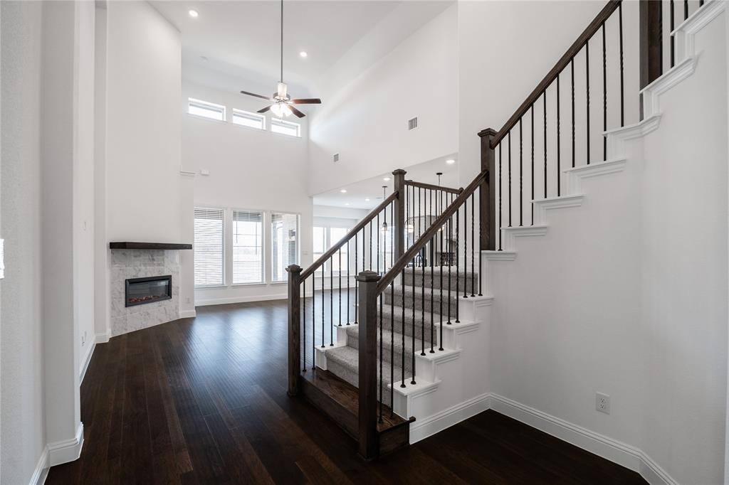 Valencia on the Lake - Residential