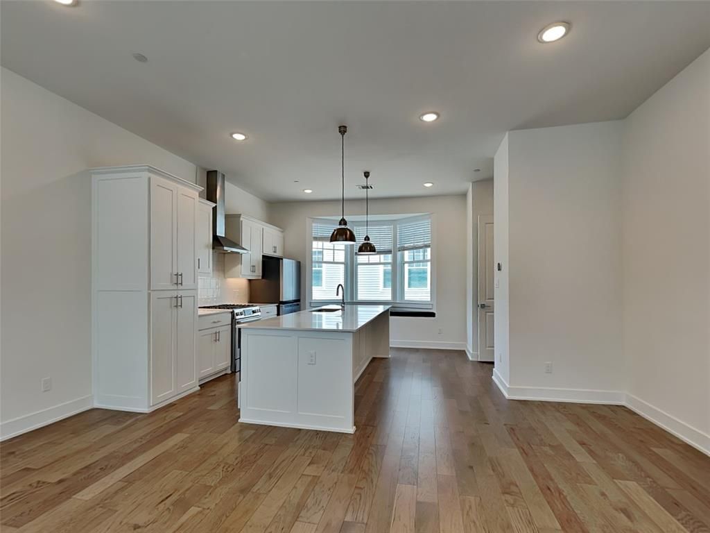 Photo of 645 N Tyler Street #302, Dallas, TX 75208 (MLS # 21268485)