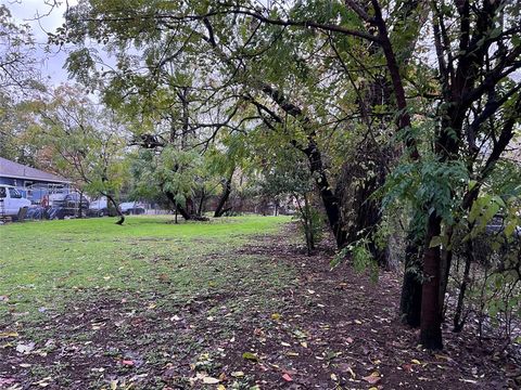 1835 Akron Street Dallas TX 75212