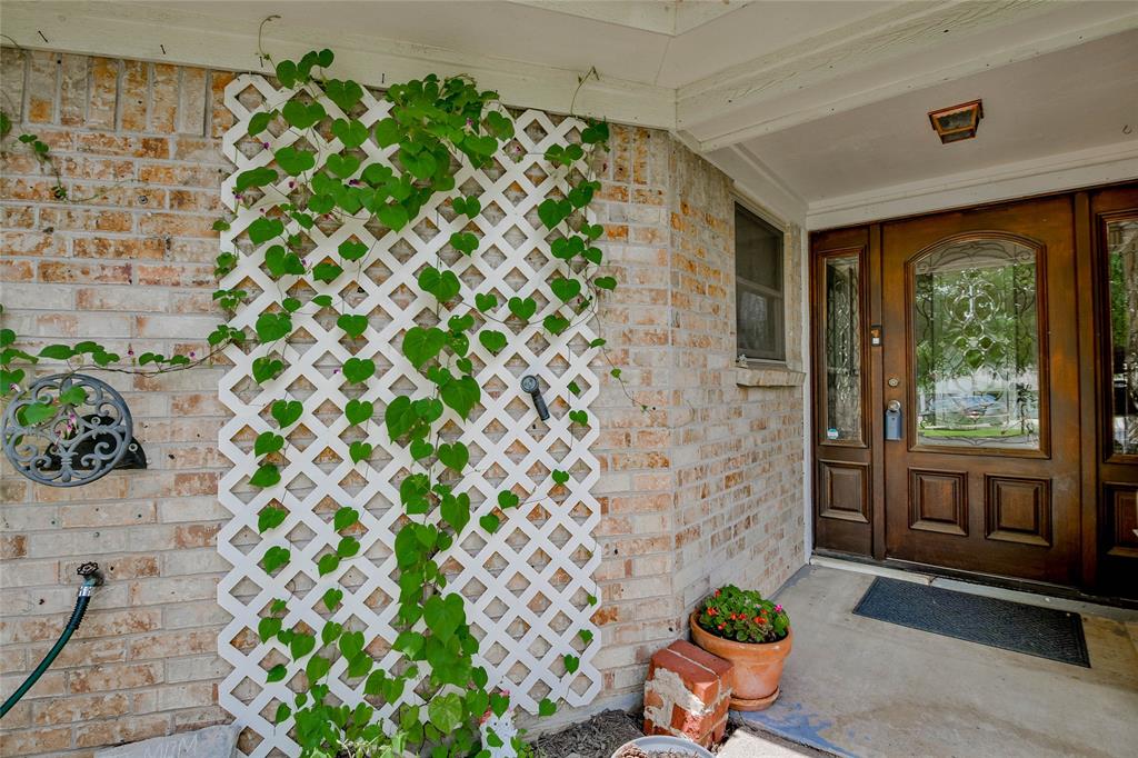 300 Saddleview Court