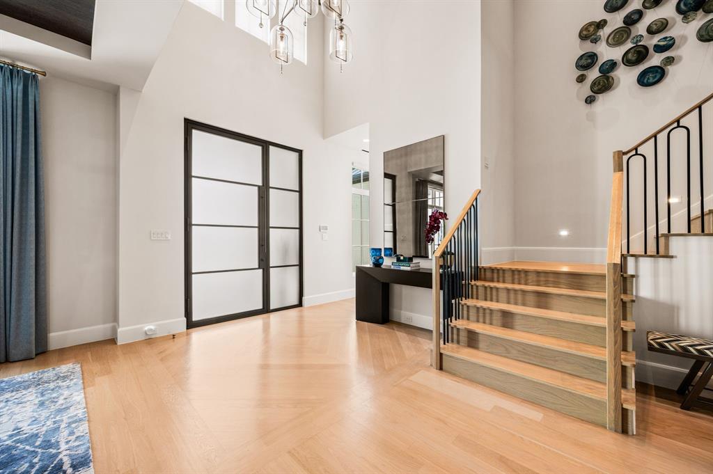 4404 Saddleback Lane
