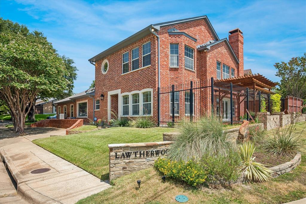 2702 Lawtherwood Court