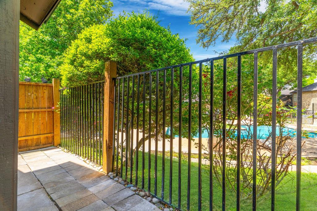 333 Melrose Drive 4D