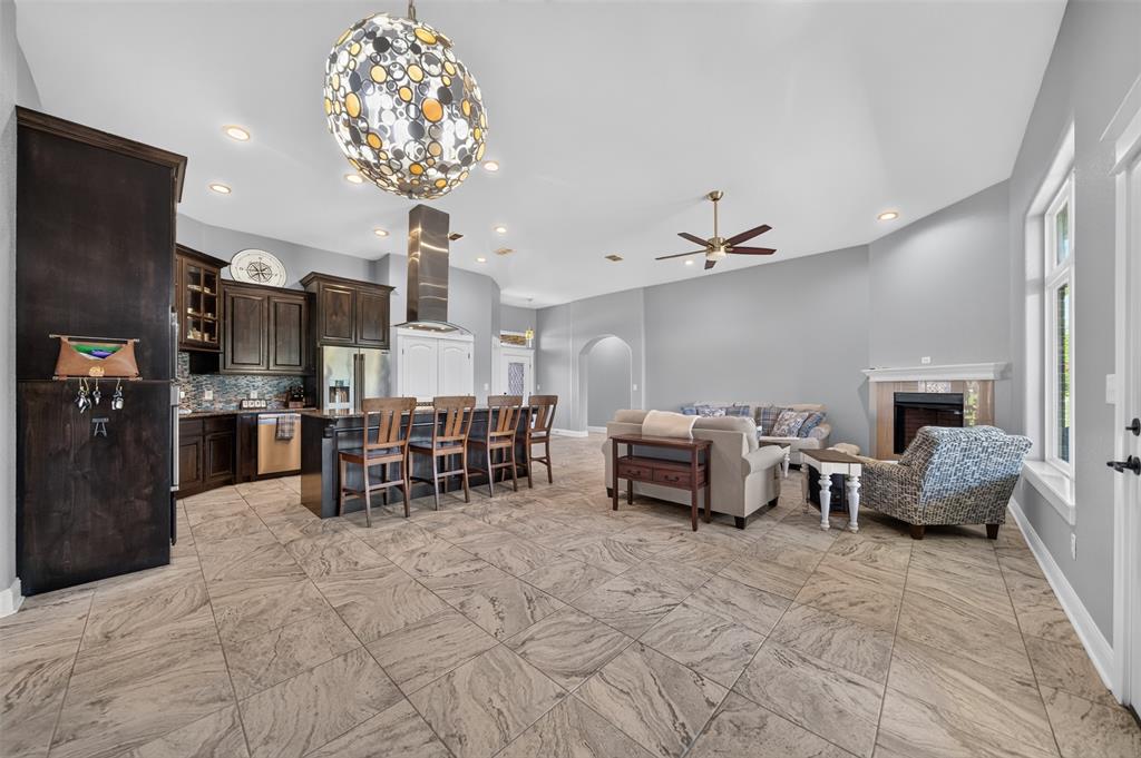 1513 White Bear Trail