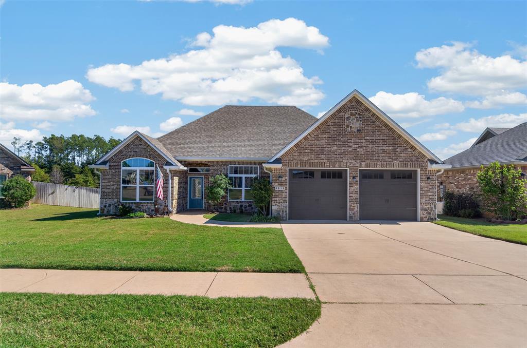 1513 White Bear Trail