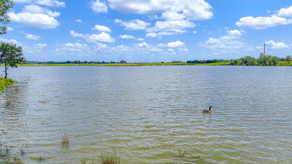 Waterfront Club - Land