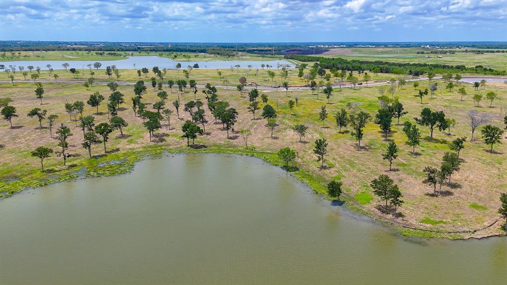 Waterfront Club - Land