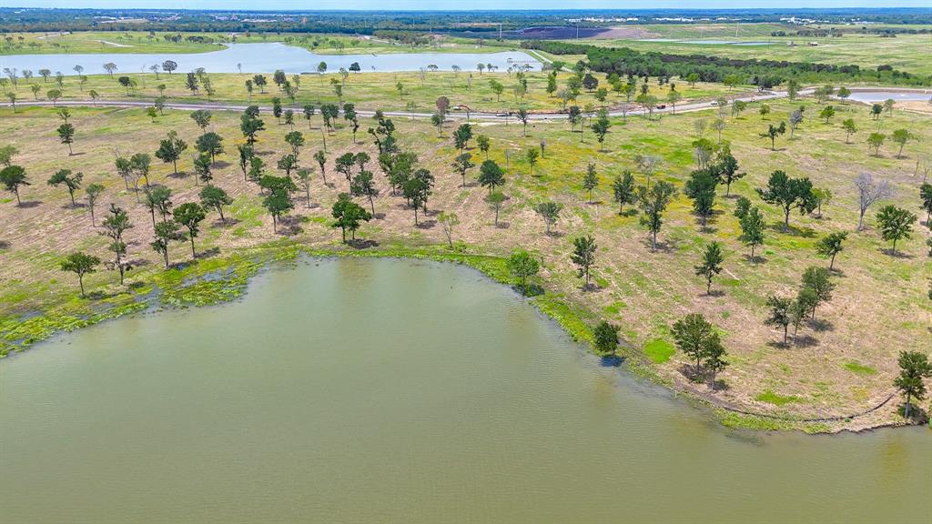 Waterfront Club - Land