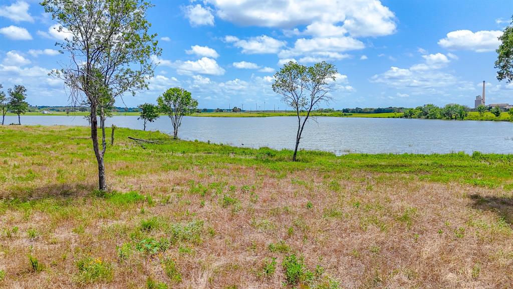 Waterfront Club - Land