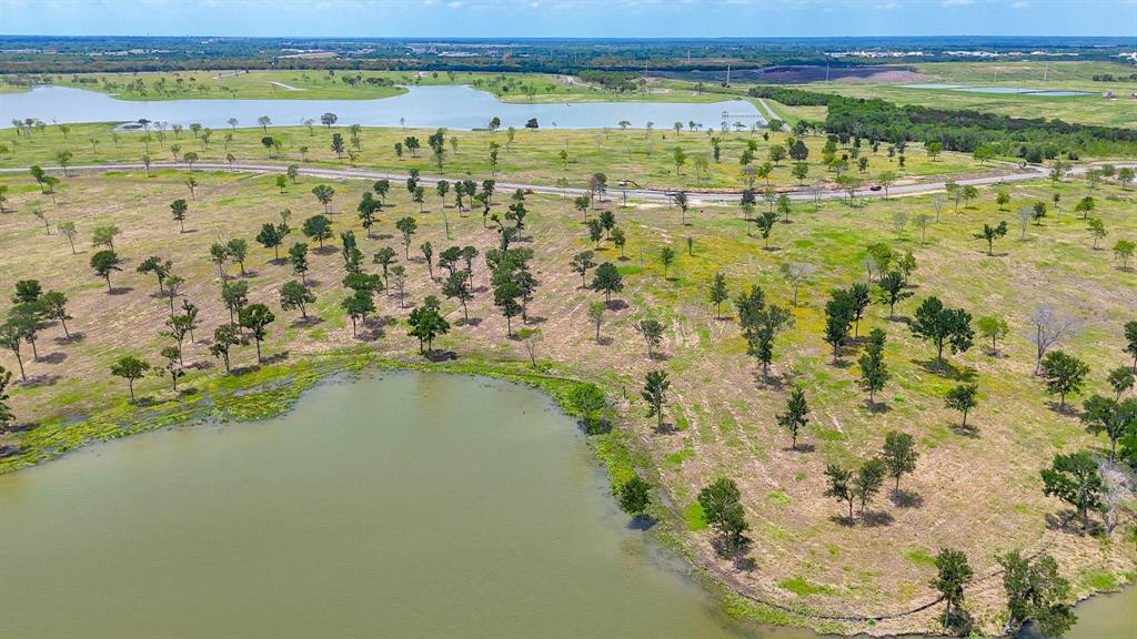 Waterfront Club - Land