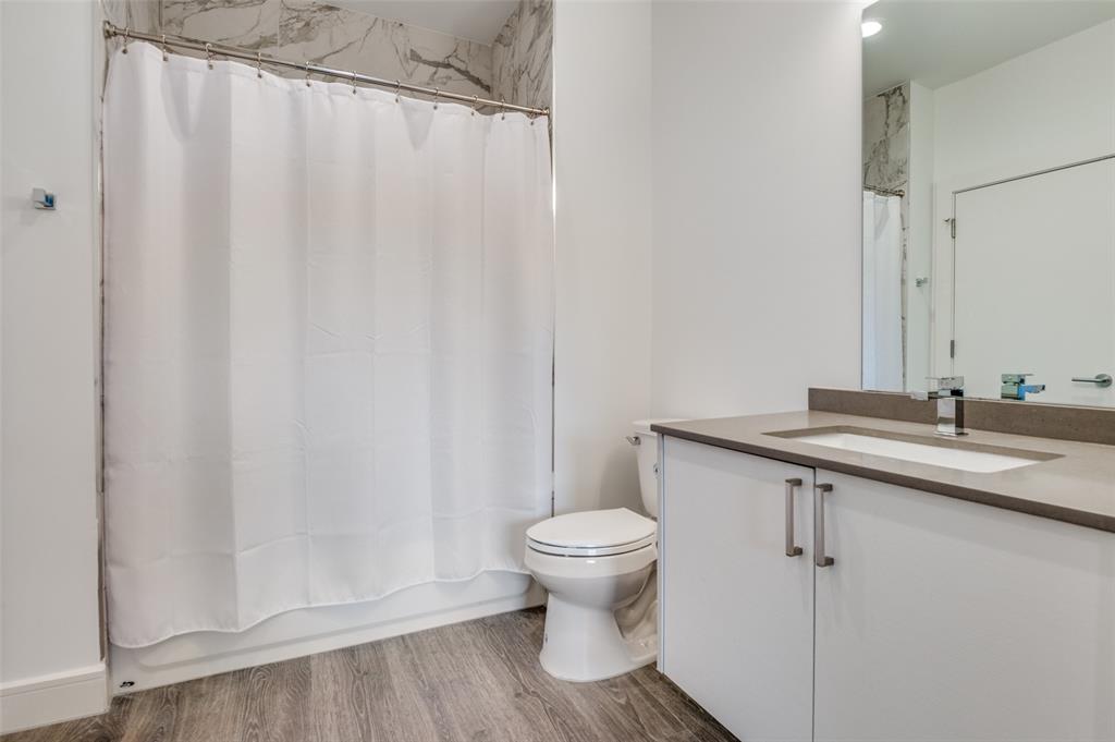 3880 Munger Avenue 8