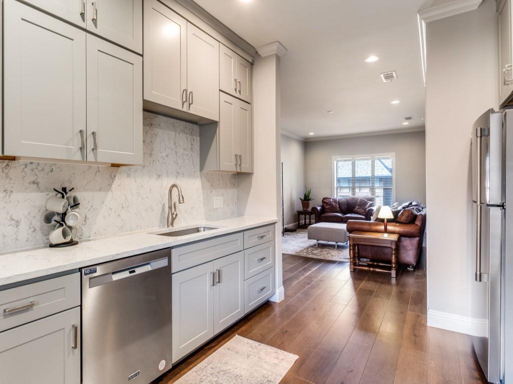 Royal Lane Condos 5800 - Residential