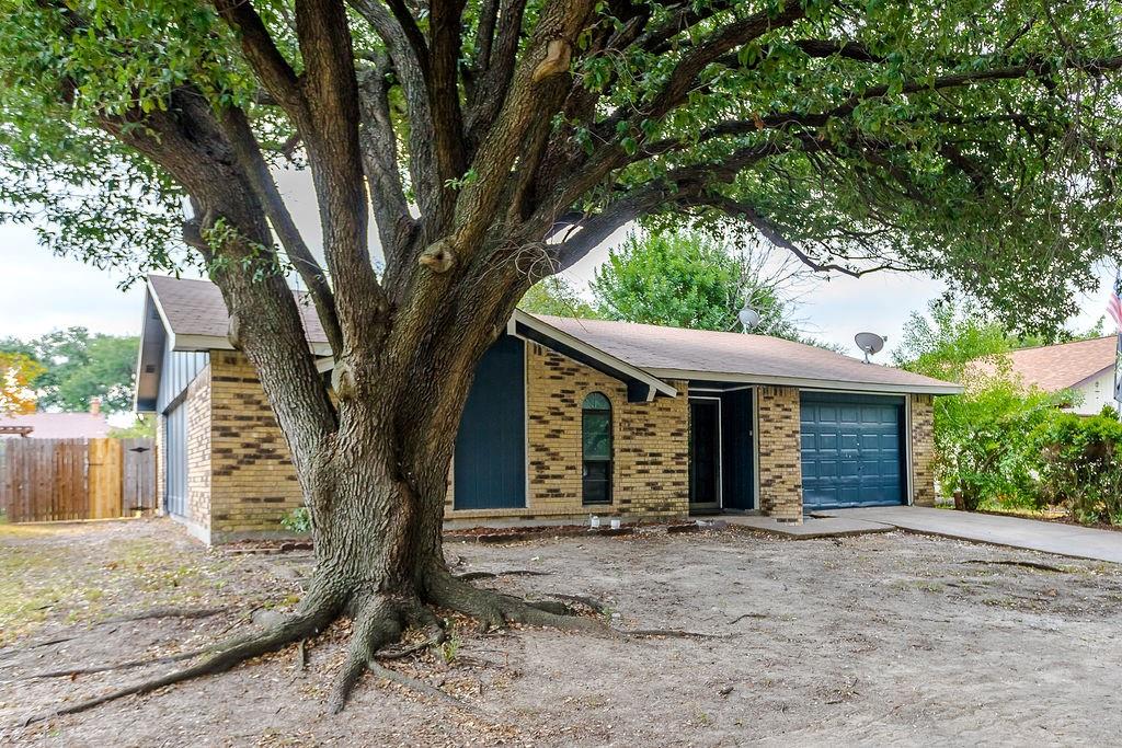 2633 Santa Anna Drive