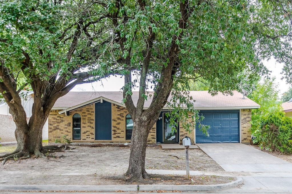 2633 Santa Anna Drive