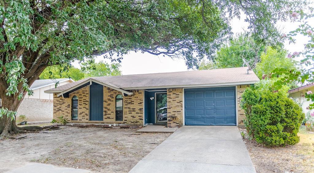 2633 Santa Anna Drive