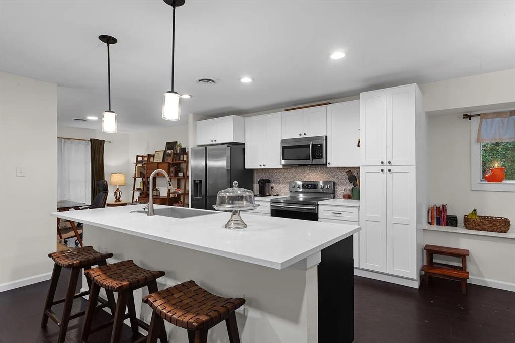 2512 Buckingham Drive