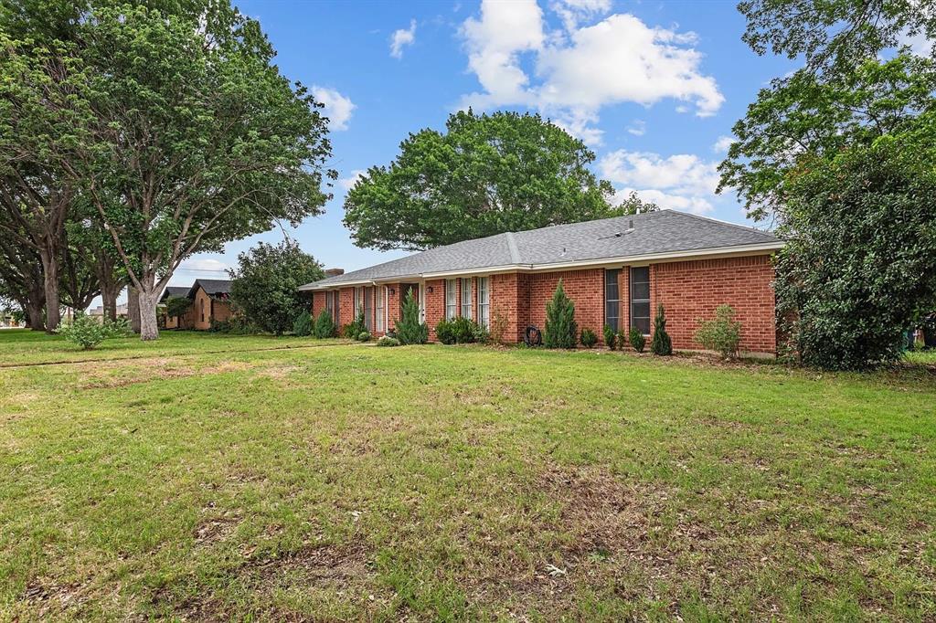 2512 Buckingham Drive