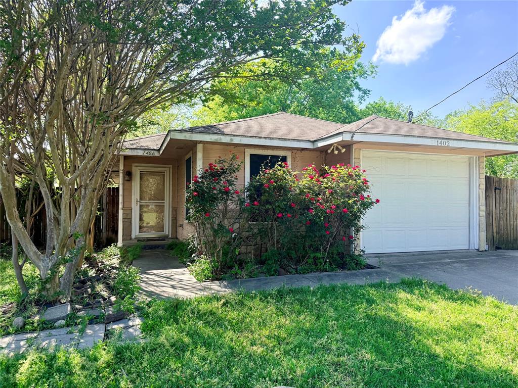 Photo 1 of 13 — 1402 S Montgomery Street, Sherman, TX 75090