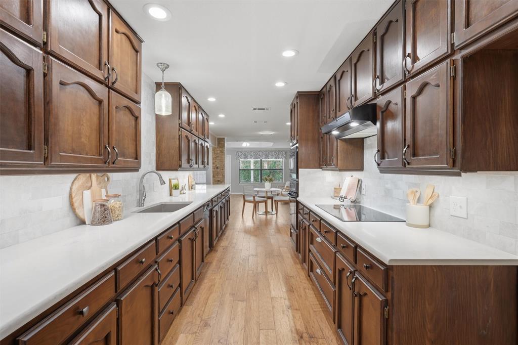 7308 Shady Hollow Lane