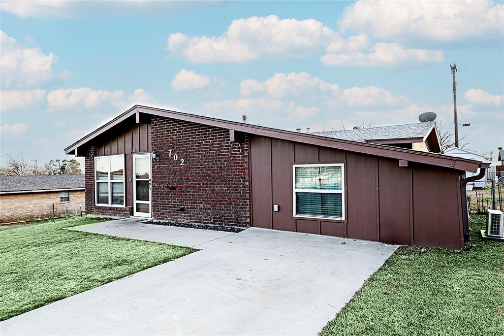 702 E Decatur Street