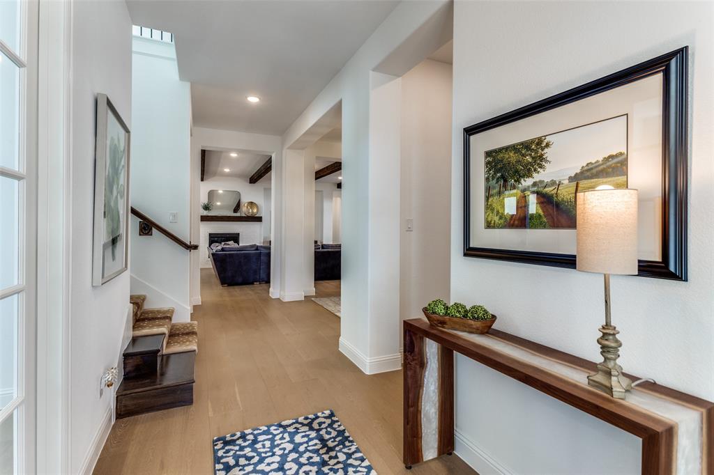 2228 Sandrellan Street