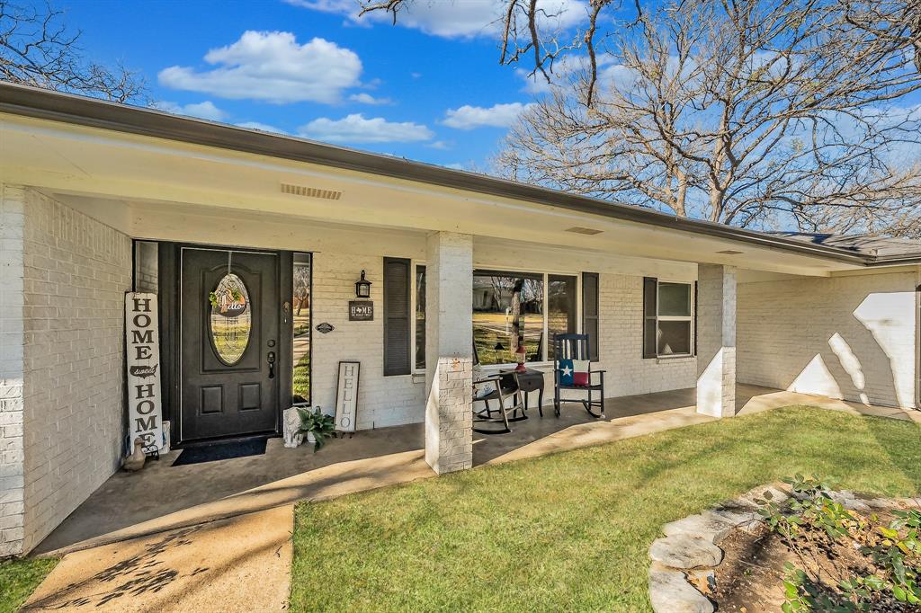 1011 Tanglewood Lane