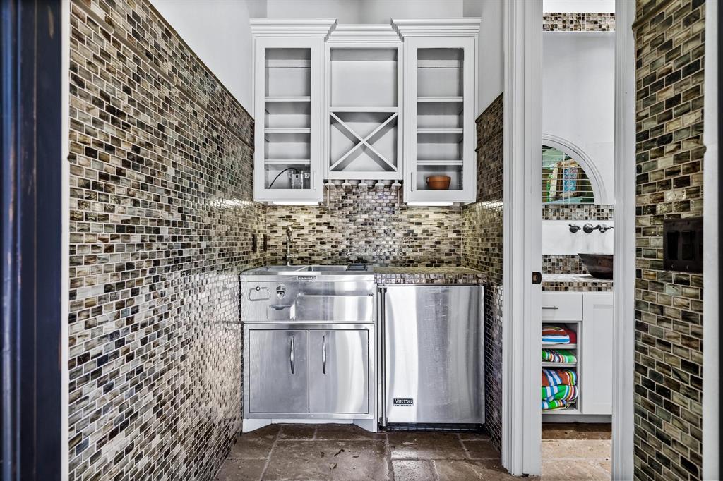 Crestmanor Estates - Residential