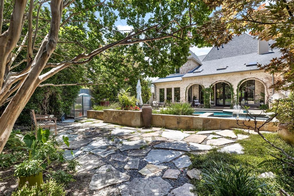 Crestmanor Estates - Residential