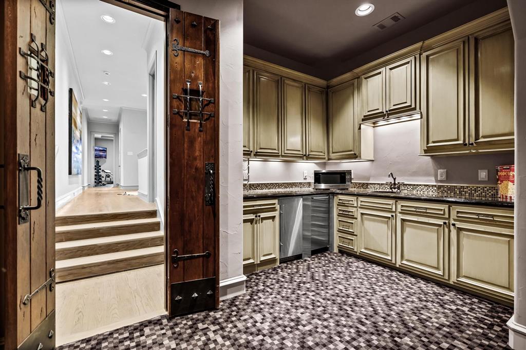 Crestmanor Estates - Residential