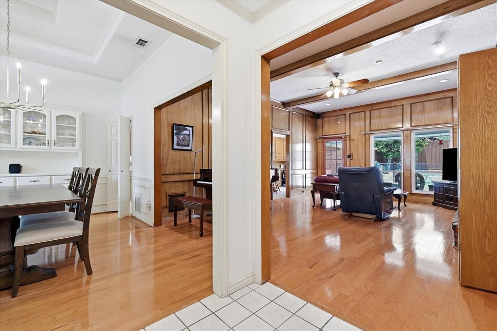 732 Meadowlark Lane