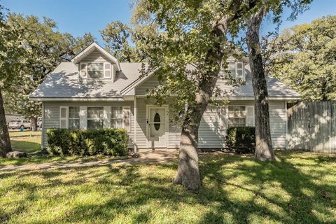 Photo of 1345 Dawn Court, Pelican Bay, TX 76020 (MLS # 21403829)