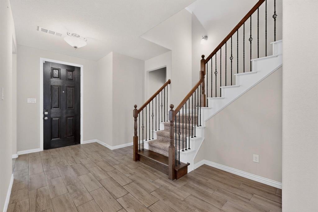 73 River Oaks Boulevard