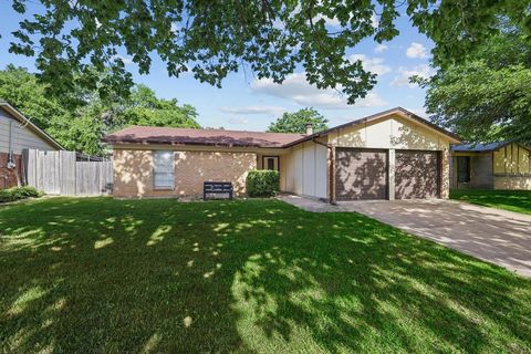 6529 Wooddale Drive Watauga TX 76148