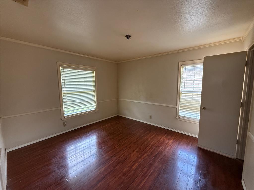 2114 Glengariff Drive