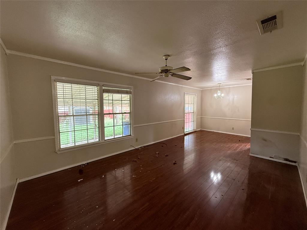 2114 Glengariff Drive