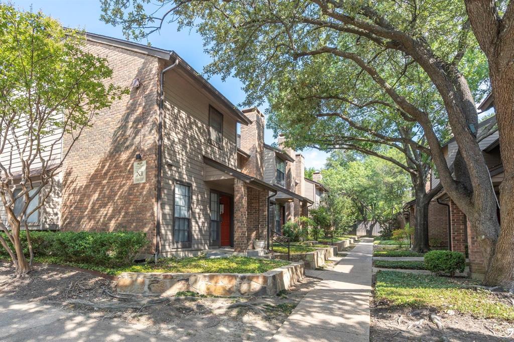 Glen Oaks Twnhms Condo - Residential