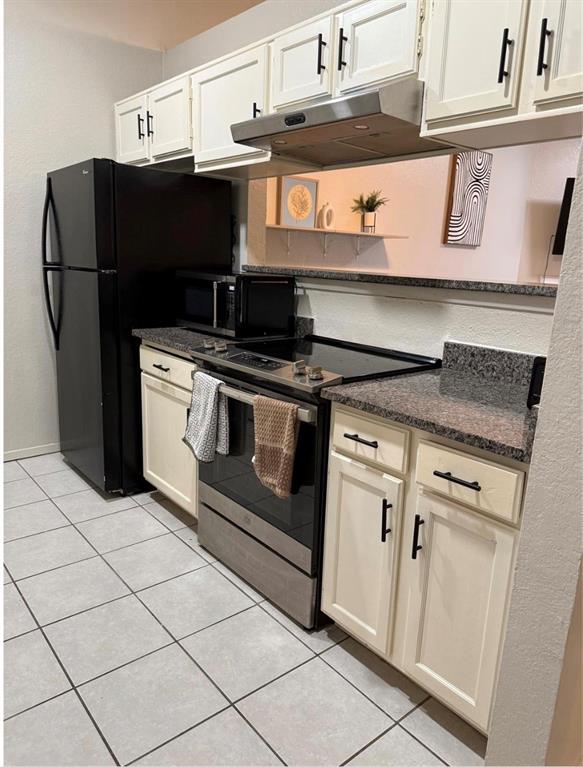 2500 E Park Boulevard W5