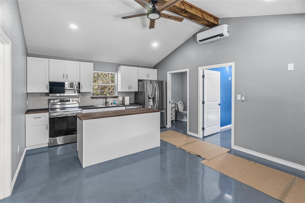 Armadillo Hills Estate - Residential