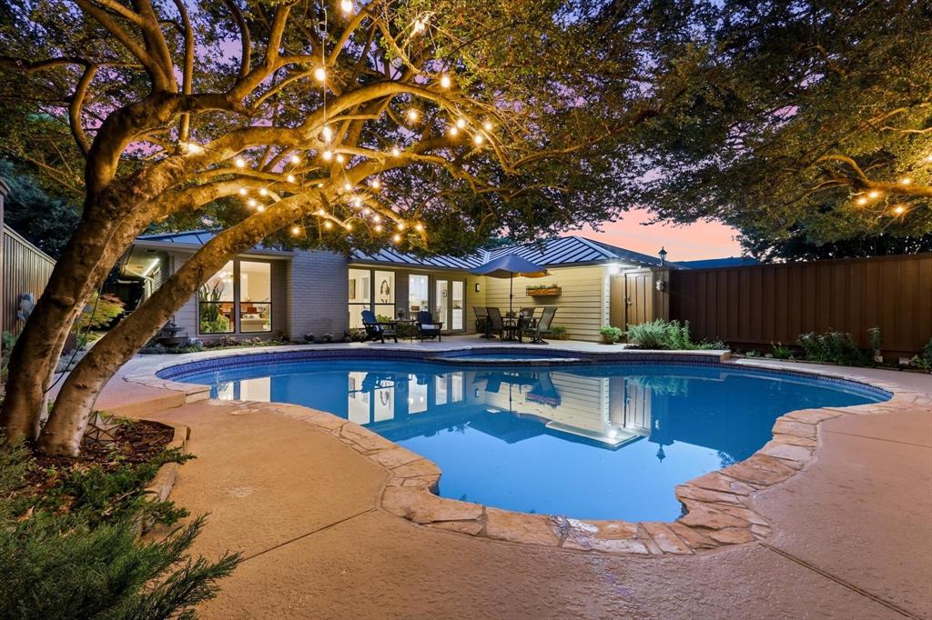 6803 Kingshollow Drive