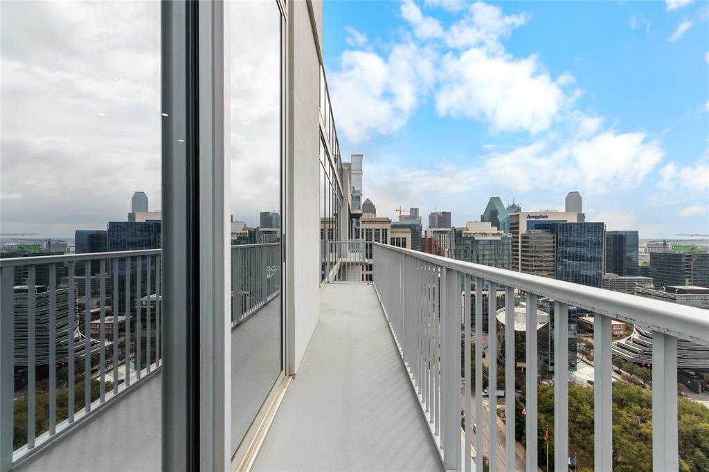 2728 Mckinnon Street 2106