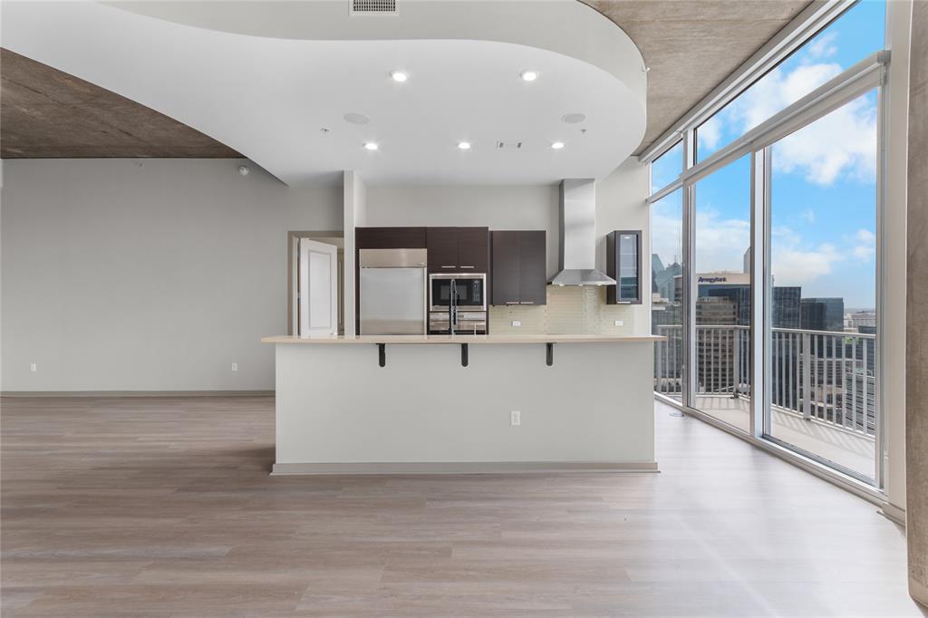 2728 Mckinnon Street 2106