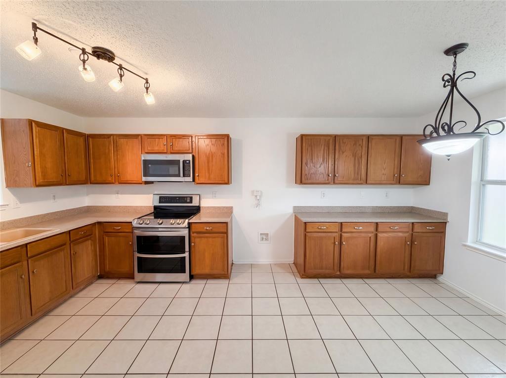 5145 Cliff Oaks Drive